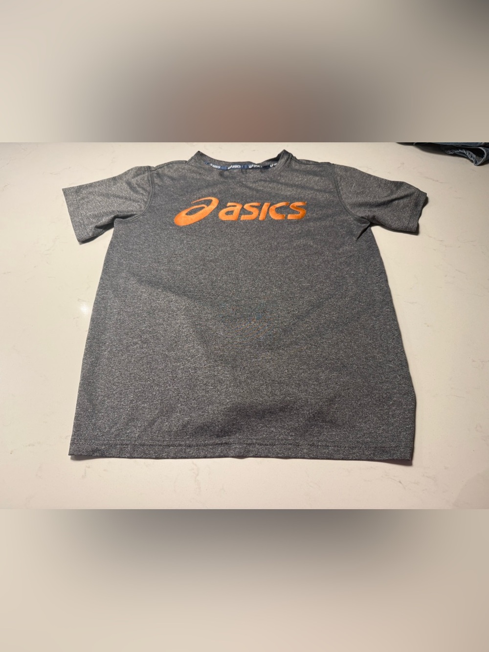 ASICS kids Heather Gray Performance Tee with Orange Logo size 10-12